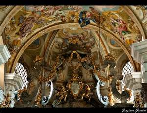 Basilika Mariatrost, Mary at front and center (15th c with baroque decor)