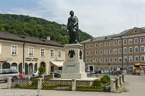 Statue of Mozart, Mozart Plaza